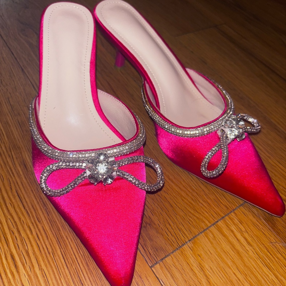Chic Hot Pink Satin Women's Heels with Bow Detail size 6